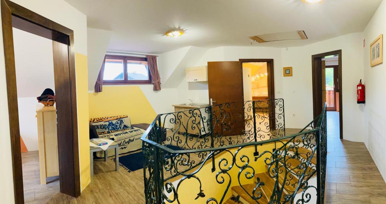 Villa Family House à Mozirje Extérieur photo
